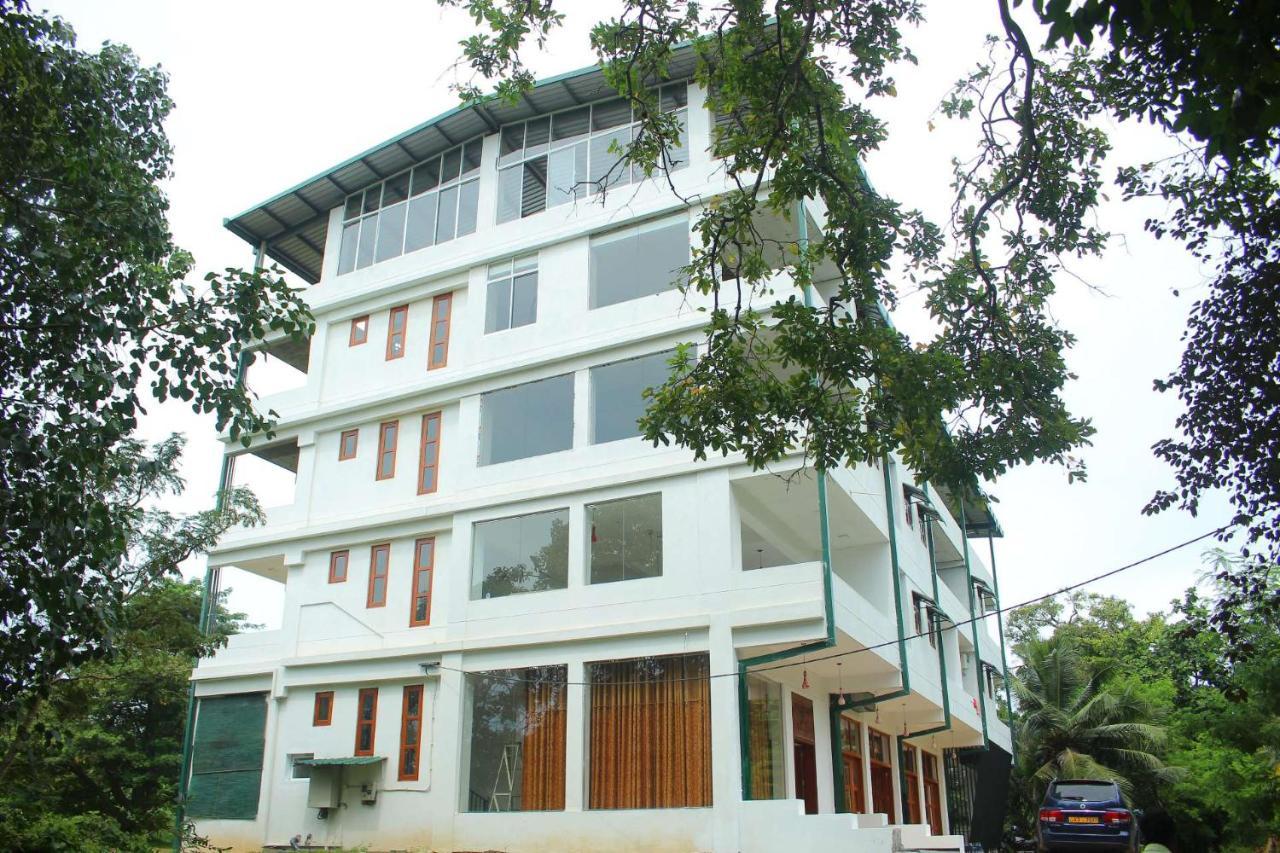 Heritage Eco Resort Kelaniya Екстериор снимка